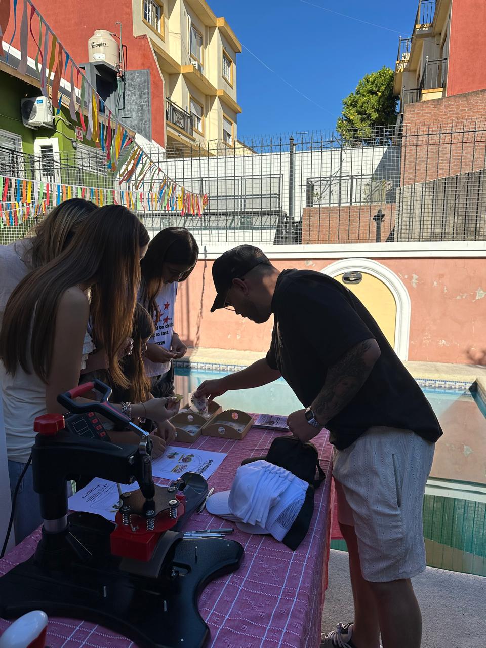 Bar de Estampados de MOCONGO en un evento